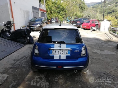 Usato 2006 Mini Cooper Coupé 1.6 Benzin (4.000 €)