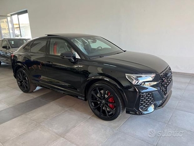 Audi RSQ3 SPB - kmo 2023 - listino € 94.480 - scon