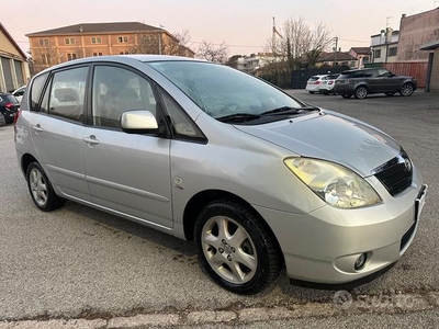 TOYOTA Corolla anno 2004 perfetta di meccanica