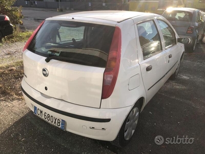 Usato 2004 Fiat Punto 1.2 Benzin 60 CV (2.850 €)