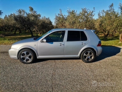 Usato 2004 VW Golf V 2.0 Diesel 116 CV (4.000 €)