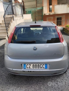Usato 2005 Fiat Grande Punto Benzin (2.500 €)