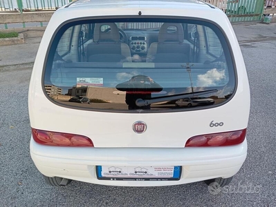 Usato 2009 Fiat 600 1.1 Benzin 54 CV (3.600 €)