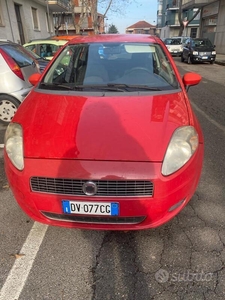 Usato 2009 Fiat Punto 1.2 Benzin 80 CV (2.700 €)