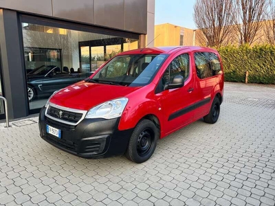 Usato 2018 Peugeot Partner Tepee 1.6 Diesel 75 CV (11.900 €)