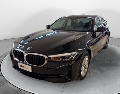 Usato 2021 BMW 530 3.0 El_Diesel 249 CV (38.490 €)