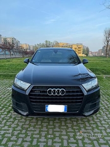 Audi Q7 BLACK EDITION