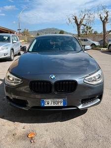 BMW 118 d anno 2014 business cambio automatico