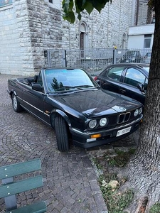 BMW 320i Cabrio e30