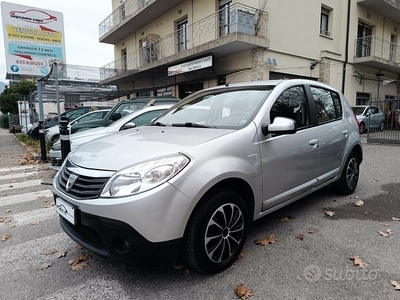 Dacia Sandero 1.4 GPL 2 TRENI GOMME CERCHI