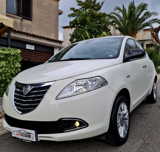 Lancia Ypsilon 0.9 TwinAir 85 CV 5 porte Metano Ecochic Gold usato