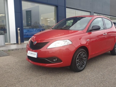 Lancia Ypsilon 1.0 FireFly 5 porte S and S Hybrid Silver