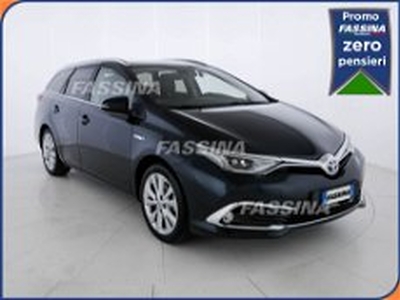 Toyota Auris Station Wagon 1.8 Hybrid Lounge del 2017 usata a Milano