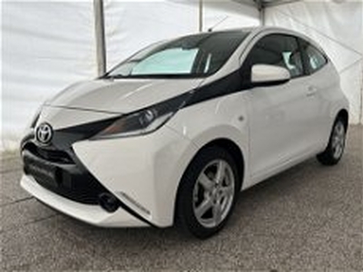 Toyota Aygo 1.0 VVT-i 69 CV 3 porte x-play MMT del 2016 usata a Monza