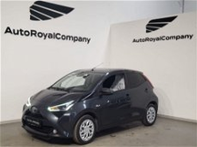 Toyota Aygo Connect 1.0 VVT-i 72 CV 5 porte x-play del 2019 usata a Roma