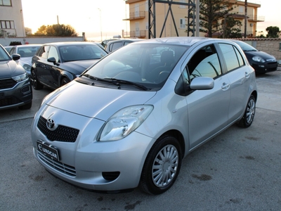 Toyota Yaris 1.0 5 porte Sol my 10 usato