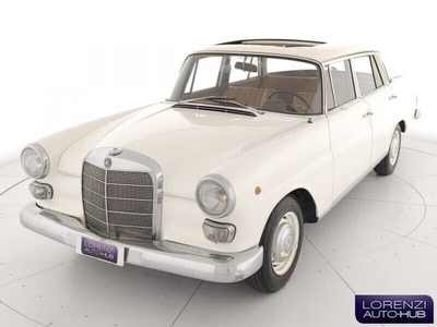 Usato 1967 Mercedes 200 2.0 Benzin 109 CV (18.890 €)