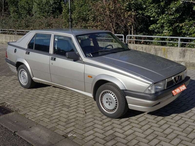 Usato 1988 Alfa Romeo 75 2.0 Benzin 148 CV (12.000 €)