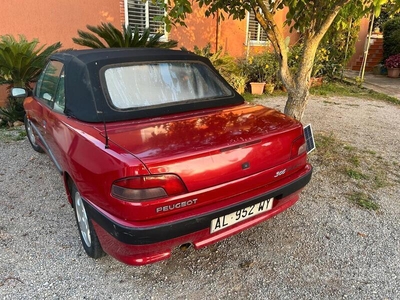 Usato 1996 Peugeot 306 Cabriolet 1.8 Benzin 101 CV (1.500 €)
