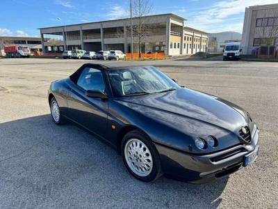 Usato 1997 Alfa Romeo Spider 2.0 Benzin 150 CV (10.000 €)