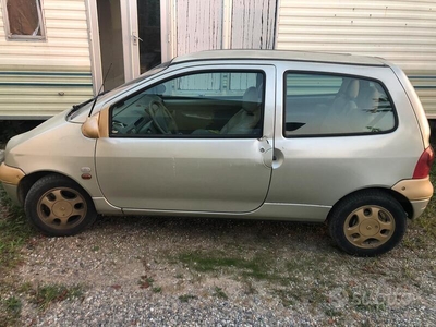 Usato 2000 Renault Twingo Benzin (900 €)