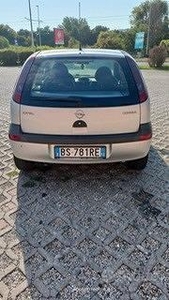 Usato 2001 Opel Corsa Benzin (2.500 €)