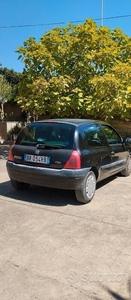 Usato 2001 Renault Clio II Benzin (2.000 €)