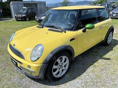 Usato 2002 Mini ONE 1.6 Benzin 90 CV (3.990 €)