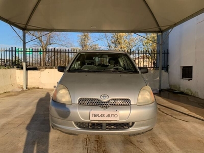Usato 2002 Toyota Yaris 1.3 Benzin 87 CV (4.250 €)