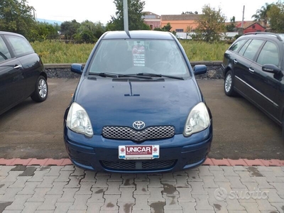 Usato 2003 Toyota Yaris 1.0 Benzin 65 CV (3.900 €)