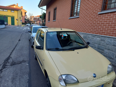 Usato 2005 Fiat 600 1.1 Benzin 54 CV (2.800 €)