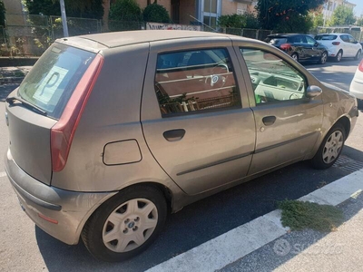 Usato 2005 Fiat Punto 1.2 Benzin 80 CV (3.000 €)