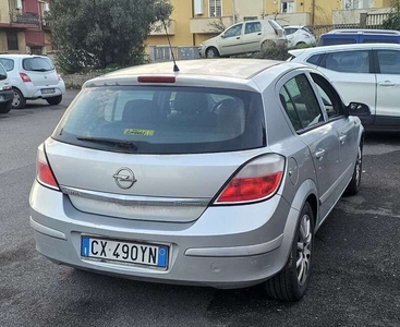 Usato 2005 Opel Astra 1.6 Benzin 105 CV (2.500 €)