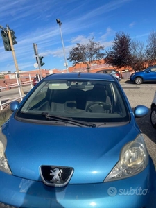 Usato 2005 Peugeot 107 1.0 Benzin 68 CV (2.500 €)