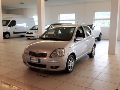 Usato 2005 Toyota Yaris 1.3 Benzin 87 CV (3.890 €)