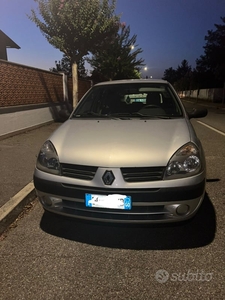 Usato 2006 Renault Clio 1.1 Benzin 58 CV (1.900 €)