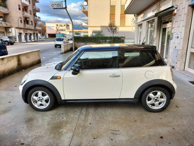 Usato 2007 Mini Cooper 1.4 Benzin 63 CV (4.990 €)