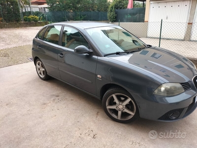 Usato 2007 Seat Ibiza 1.4 Benzin 73 CV (2.300 €)