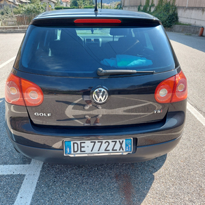 Usato 2007 VW Golf V 1.4 Benzin 140 CV (5.600 €)