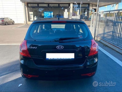 Usato 2010 Kia Ceed 1.4 Benzin 90 CV (4.500 €)