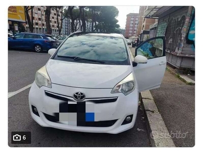 Usato 2011 Toyota Verso-S 1.3 Benzin 99 CV (8.500 €)