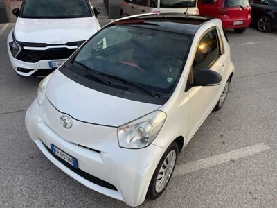 Usato 2012 Toyota iQ 1.0 Benzin 68 CV (8.500 €)