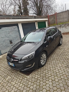 Usato 2013 Opel Astra 1.4 Benzin 90 CV (6.700 €)