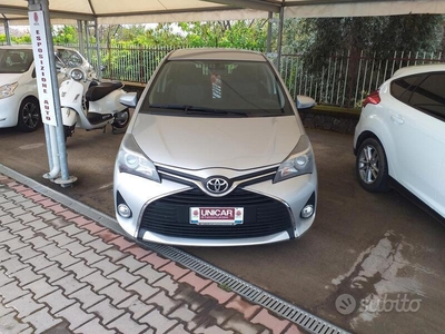Usato 2015 Toyota Yaris 1.4 Diesel 90 CV (10.500 €)