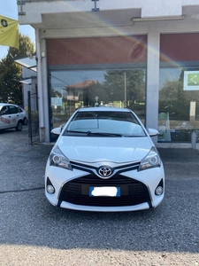 Usato 2015 Toyota Yaris 1.4 Diesel 90 CV (7.790 €)