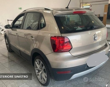 Usato 2015 VW Polo Cross 1.0 Benzin 74 CV (13.500 €)