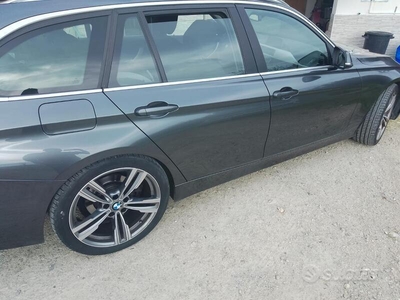 Usato 2016 BMW 318 Diesel (16.000 €)