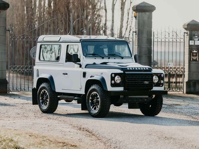 Usato 2016 Land Rover Defender 2.2 Diesel 122 CV (124.990 €)