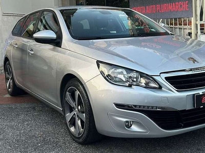 Usato 2016 Peugeot 308 1.2 Benzin 110 CV (10.490 €)