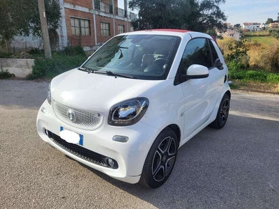 Usato 2016 Smart ForTwo Cabrio 1.0 Benzin 71 CV (13.990 €)